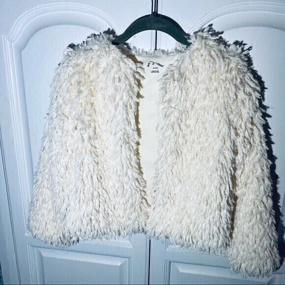 Art & Class Girl's Shaggy Jacket, Size M, Cream** - Picture 2 of 7